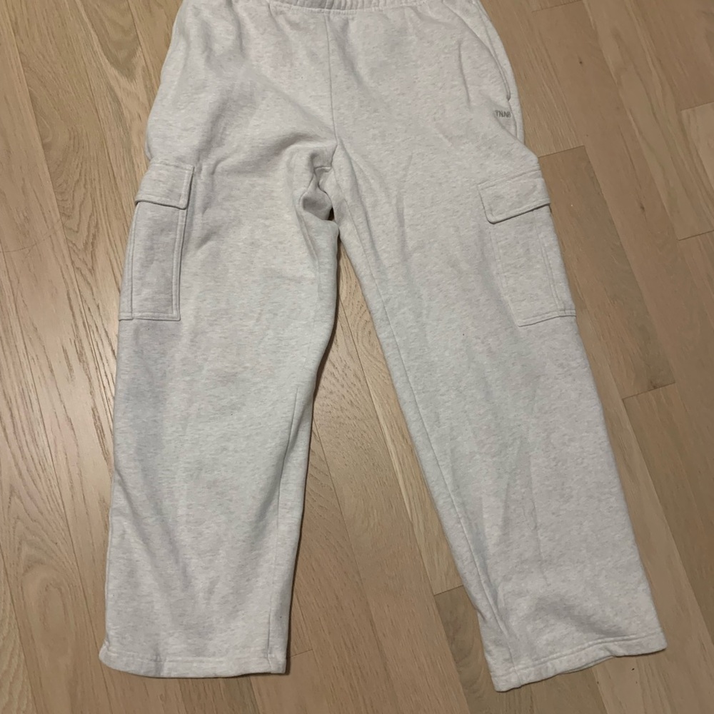 TNA mega cargo sweatpants size large heather light oatmeal